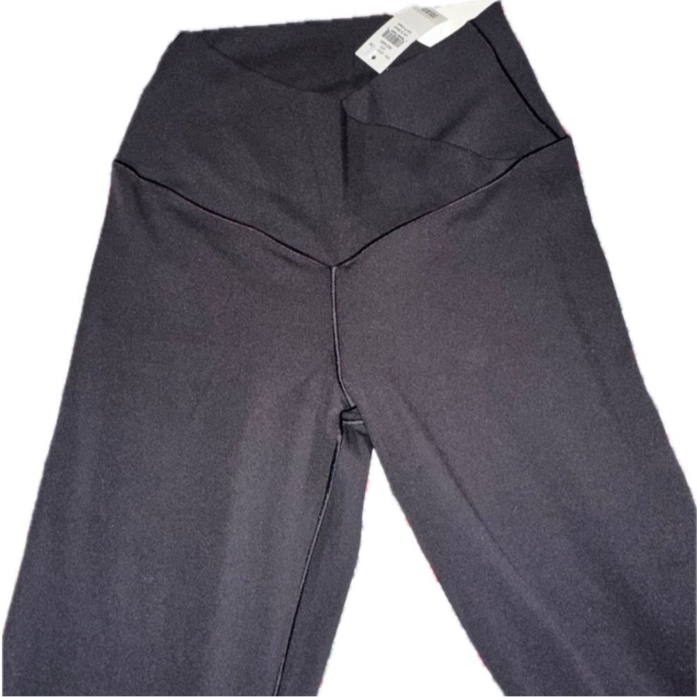 **SOLD** NWT aerie crossover flare leggings in black
